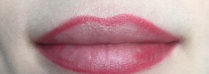 Красные-прекрасные: помада Essence и карандаш для губ Vivienne Sabo