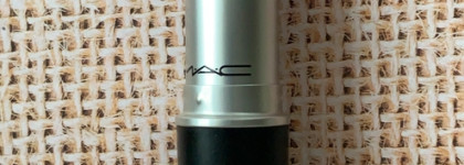 Помада цвета алычи: MAC Satin lipstick #806 "Del Rio"