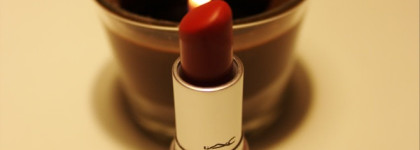 Помада Russian Red от MAC и её компаньон Lip Pencil MAC в оттенке Brick
