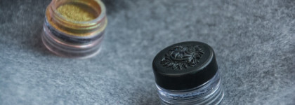 Русалочья гамма рассыпчатых теней Tammy Tanuka Sigil Inspired