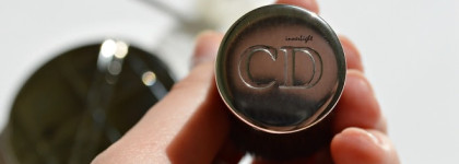 Ностальгия о лете. Diorskin Nude Shimmer Instant Illuminating Powder 001 with kabuki brush