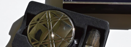 Ностальгия о лете. Diorskin Nude Shimmer Instant Illuminating Powder 001 with kabuki brush