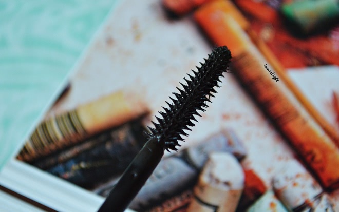 Вдохновленная формой пера. Тушь для ресниц Avon Super extend Winged out mascara