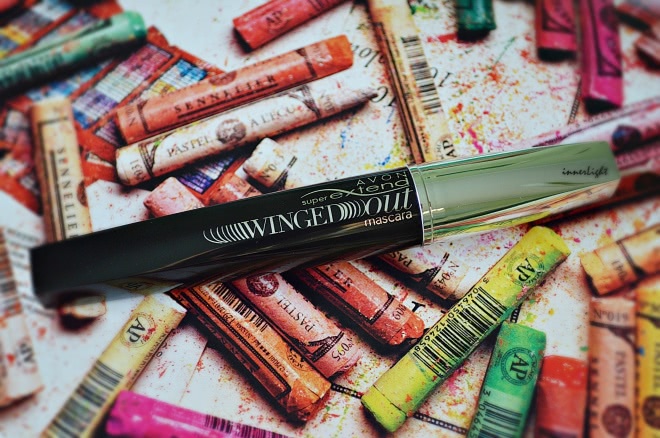 Вдохновленная формой пера. Тушь для ресниц Avon Super extend Winged out mascara