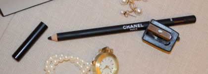 Восхитительный дуэт: Chanel Le Crayon Khol Intense Eye Pencil 17 Rouge Noir и Chanel Le Volume De Chanel 30 Prunе