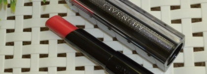 Givenchy Rouge Interdit Vinyl, #10 Rouge Provocant