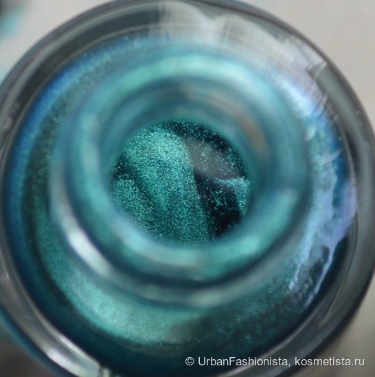 Глубокое синее море: Collistar Ti Amo 500 Nail Lacquer Chrome Effect, #660 Green/Blue