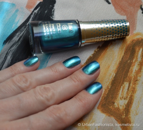 Глубокое синее море: Collistar Ti Amo 500 Nail Lacquer Chrome Effect, #660 Green/Blue