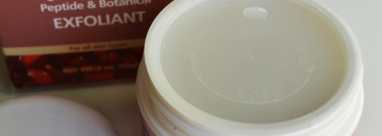 Чемпион по эффективности: кислотная маска-эксфолиант Reviva Labs Pomegranate/Lactic Acid Peptide & Botanical Exfoliant