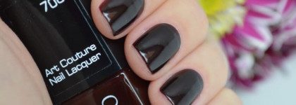 Вишневая фантазия: Artdeco Art Couture Nail Lacquer в оттенке #700 Mystical Heart