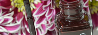 Вишневая фантазия: Artdeco Art Couture Nail Lacquer в оттенке #700 Mystical Heart