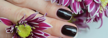 Вишневая фантазия: Artdeco Art Couture Nail Lacquer в оттенке #700 Mystical Heart