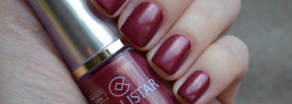 Колдовской рубин: лак для ногтей Collistar Velvet Effect Nail Lacquer в оттенке #667 Rubino Stregato
