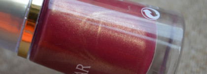 Колдовской рубин: лак для ногтей Collistar Velvet Effect Nail Lacquer в оттенке #667 Rubino Stregato