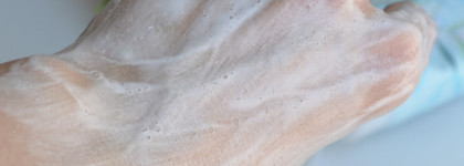 Пенка для умывания с чайным деревом The Saem Healing Tea Garden Tea Tree Cleansing Foam