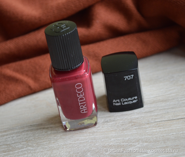 Уютно-осенний лак для ногтей Artdeco Art Couture Nail Lacquer в оттенке #707 Crown pink