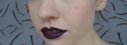 Помада, оправдывающая свое название. MAC matte lipstick Instigator