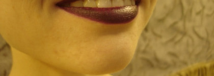 Помада, оправдывающая свое название. MAC matte lipstick Instigator