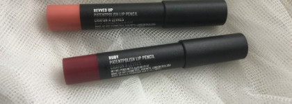 Одни из MAC Patentpolish lip pencil