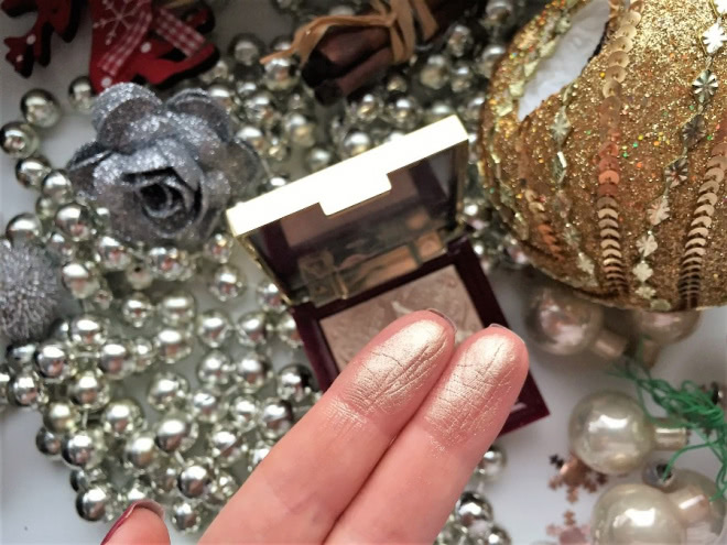 Пудра-хайлайтер из Рождественской коллекции 2016-2017 Pupa Red Queen Highlighter