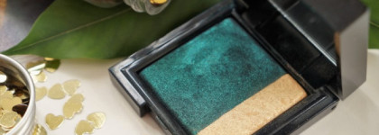 Изумрудные запеченые тени для век Nouba Eyeshadow Hidden Black 201 из летней коллекции 2017 Nouba Unconventional Glam