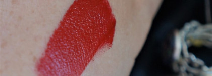 Матовая разглаживающая жидкая помада Guerlain Intense liquid Matte М27 Addictive Burgundy из осенней коллекции Fall 2017