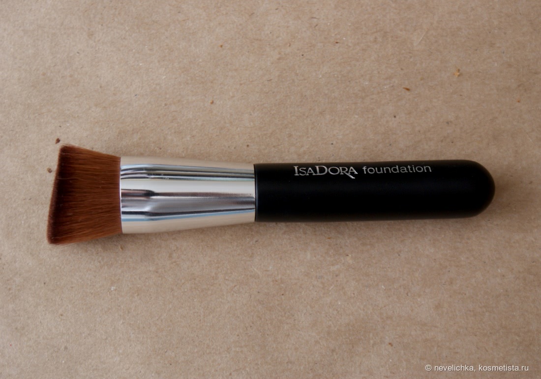 Бюджетный аналог Shiseido – Perfect face brush от IsaDora