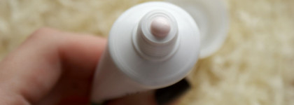 Бюджетный аналог базы от Clarins? Крем-хайлайтер Изумительное сияние от Белита