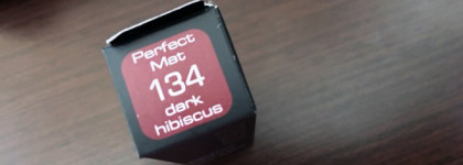 Матовая губная помада Artdeco Perfect Mat Lipstick - Talbot Runhof Collection в оттенке Dark Hibiscus