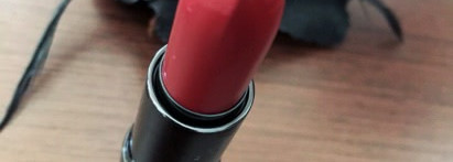 Матовая губная помада Artdeco Perfect Mat Lipstick - Talbot Runhof Collection в оттенке Dark Hibiscus