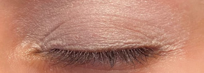 Нюд в самом классическом смысле этого слова: Natasha Denona Camel palette и Charlotte Tilbury Luxury palette Pillow Talk