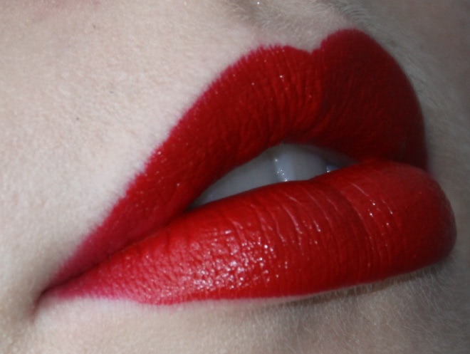 Помада для губернатора: L'Oreal Color Riche Collection Exclusive Pure Reds — J Lo