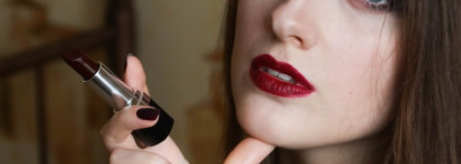 Кровь и вино. Avon Ultra Color  Lipstick Bold Bordeaux