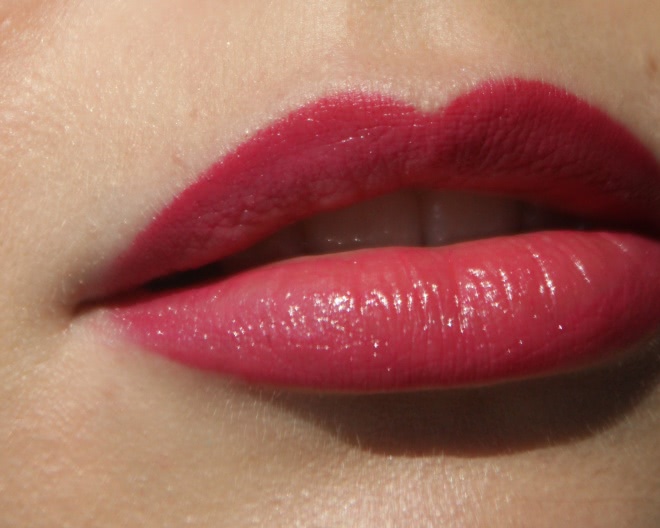 Искристое чудо Essence Sheer & shine lipstick №07 Sparkling miracle
