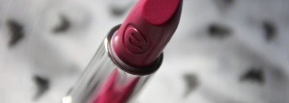 Искристое чудо Essence Sheer & shine lipstick №07 Sparkling miracle