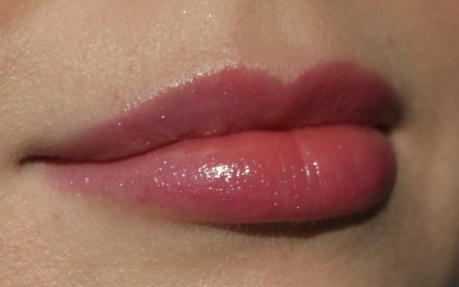 Искристое чудо Essence Sheer & shine lipstick №07 Sparkling miracle