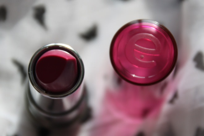 Искристое чудо Essence Sheer & shine lipstick №07 Sparkling miracle