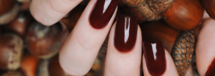 CND Vinylux Weekly Polish – Oxblood