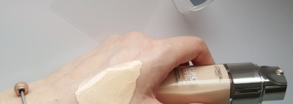Тональная основа L'Oreal Alliance Perfect #01 Ivory