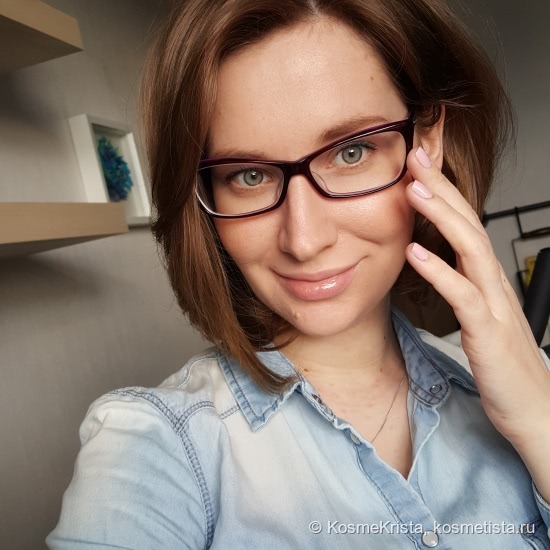 Только пудра вместо тонального крема и консилера? Да. Это Компактная крем-пудра Clinique Beyond Perfecting Powder Foundation and Concealer Ivory