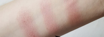 Они идеальны для меня. Румяна MAC Powder Blush в оттенке «Rosy Outlook»