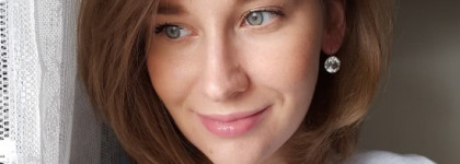 Шампунь и разглаживающее масло для интенсивного блеска волос из линии Oil Reflections от Wella Professionals. Красота с ароматом ванили, кокосов и пионов