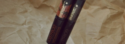 Ягодный конфитюр на туалетном столике: блеск для губ Catrice Wet Shine Stain Long-lasting Lip Lacquer в оттенках Thrilling (02) и Fatal (03)