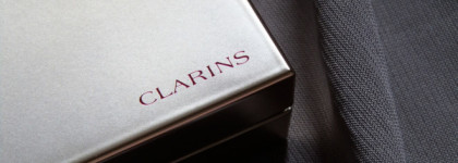 Clarins Kit Pores & Matité. Салфетки и прозрачная пудра с матирующим эффектом