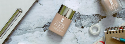 Clinique Even Better Glow Light Reflecting Makeup SPF 15 в сравнении с Clinique Superbalanced Makeup