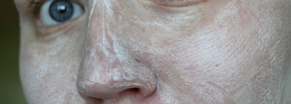 Старый друг  Shiseido Benefiance Creamy Cleansing Foam