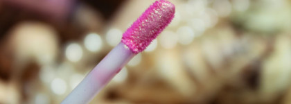 Поцелуй русалки. NYX Duo Chromatic Lip Gloss в оттенке #01 Booming