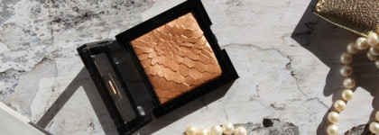 Посланник новогоднего настроения Sephora Face Shimmering Powder в оттенке #01 Delicate glow