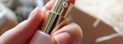 Начало положено! Clarins SOS Primer в оттенках 01 Rose и 05 Lavender. Корректор Clarins Eclat Minute в оттенке 00 Light Beige