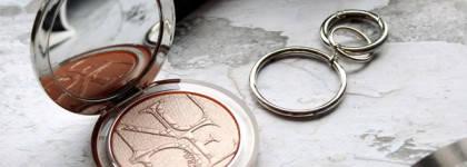 Нескромное сияние Dior Diorskin Nude Luminizer в оттенке 05